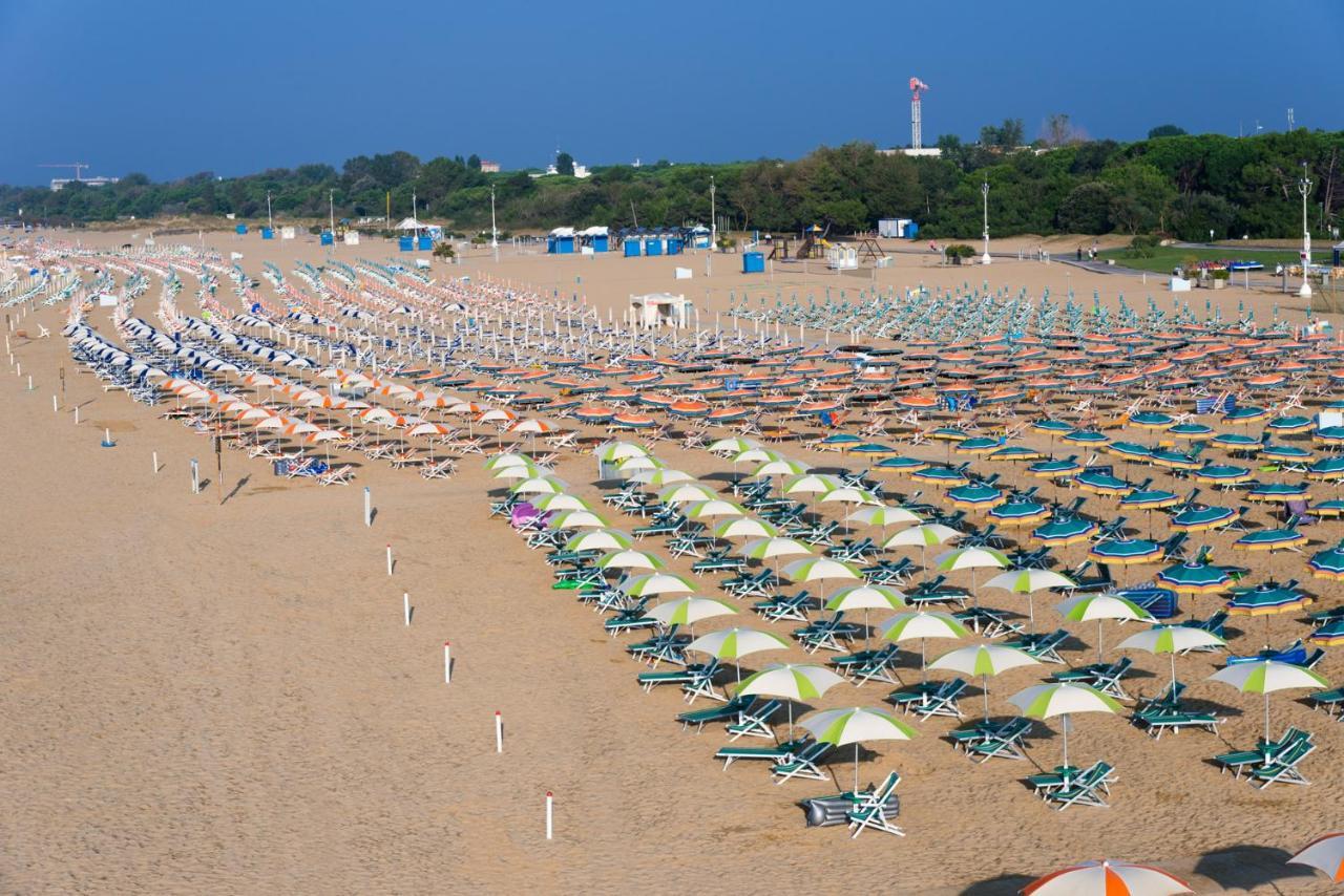 Girasoli Bibione Eksteriør bilde