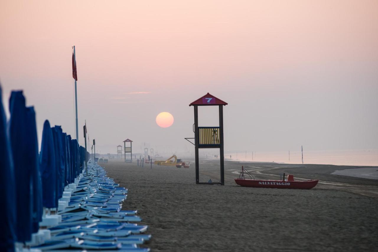 Girasoli Bibione Eksteriør bilde